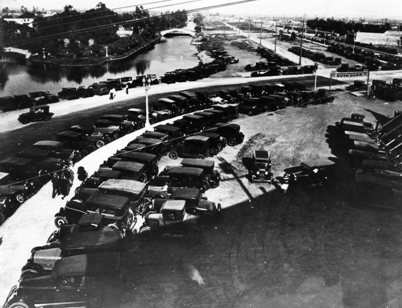 Illustration for article titled Paved Streets Near California's Venice Beach Were Once Canals